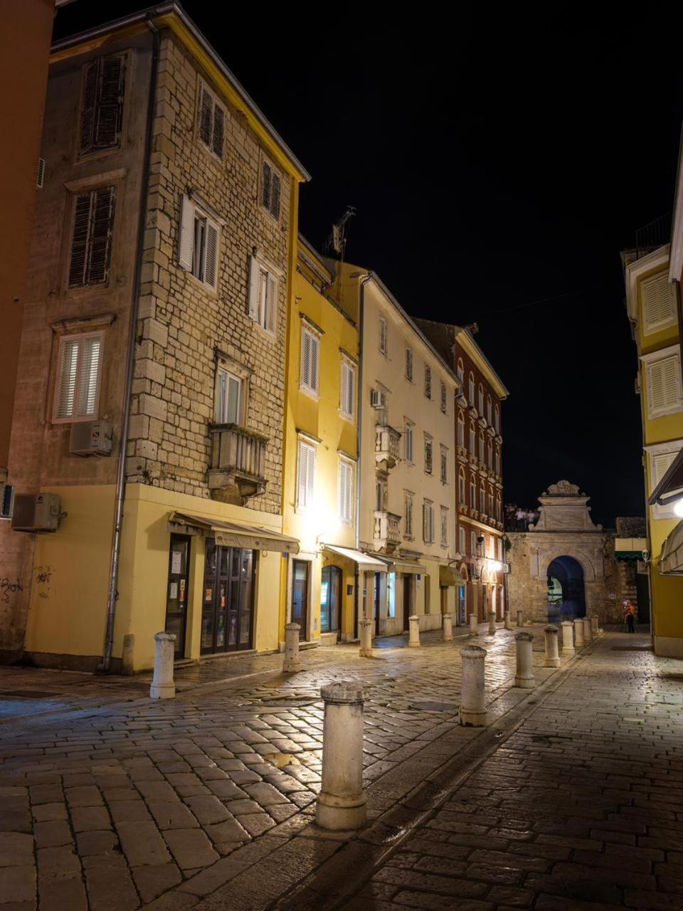 Luxury Rooms Volat Old Town ซาดาร์ ภายนอก รูปภาพ