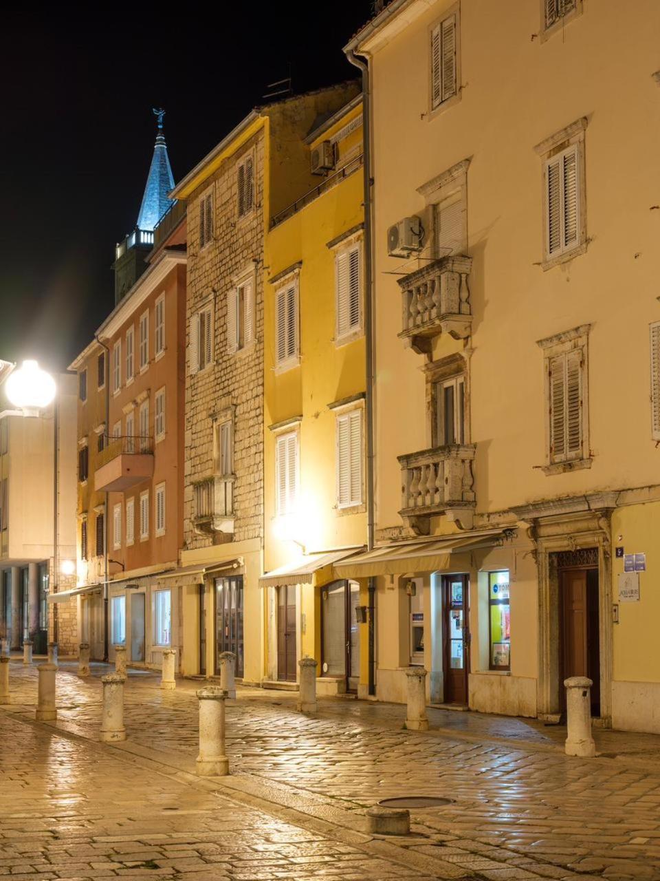 Luxury Rooms Volat Old Town ซาดาร์ ภายนอก รูปภาพ